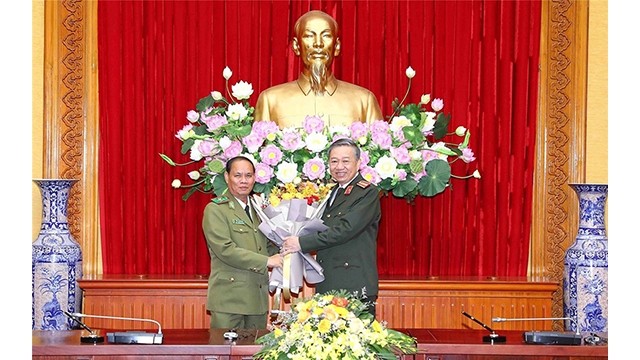 Le ministère de la Sécurité publique du Vietnam (à droite) et son homologue lao (à gauche). Photo : Le ministère de la Sécurité publique. 