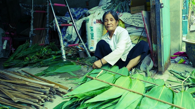 Les feuilles de bambou sont de plus en plus vendues en ligne. Photo: Vnexpress/CPV