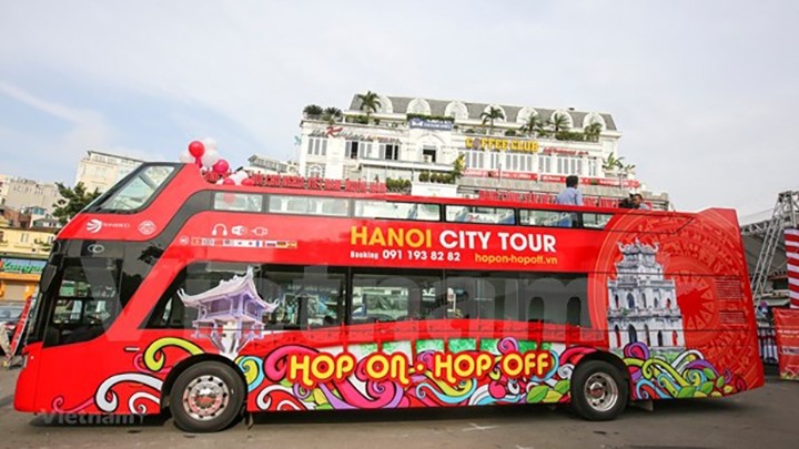 Un bus à deux étages pour les touristes à Hanoï. Photo : Vietnam+