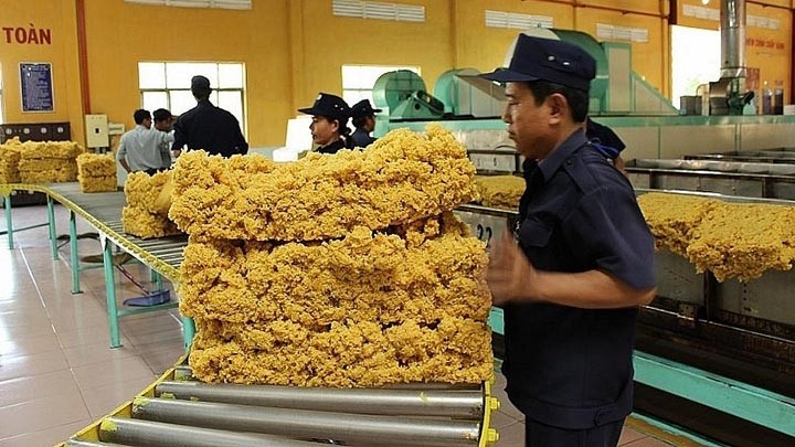 En 2021, en dépit de la pandémie de COVID-19, la filière vietnamienne du caoutchouc a affiché une valeur à l’exportation de 3,3 milliards de dollars. Photo : baocongthuong.
