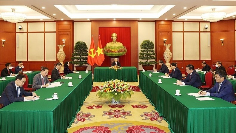 Le secrétaire général du PCV Nguyên Phu Trong lors de la conversation téléphonique le 24 septembre 2021 avec le secrétaire général du Parti communiste chinois (PCC) et président chinois Xi Jinping. Photo: VNA