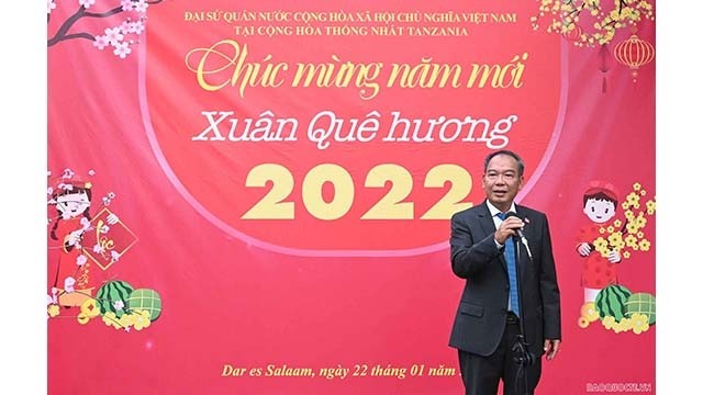 L'ambassadeur Nguyên Nam Tiên s'exprime lors de la rencontre. Photo : baoquocte.vn
