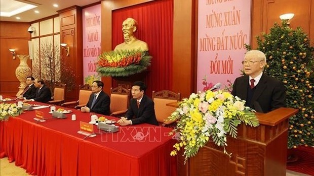 Le Secrétaire général du Parti, Nguyên Phu Trong, formule ses meilleurs vœux aux dirigeants, aux anciens dirigeants du Parti, de l’Etat, du Front de la Patrie ainsi qu’aux habitants et soldats dans l’ensemble du pays et aux Vietnamiens à l’étranger. Photo : VNA.