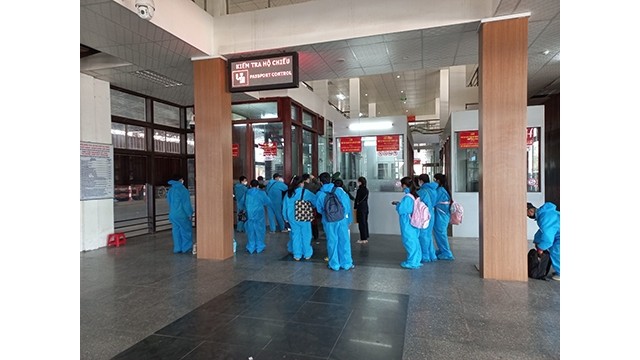  Thua Thiên Huê accueille 58 étudiants laotiens. Photo : Journal: Thoi Dai.