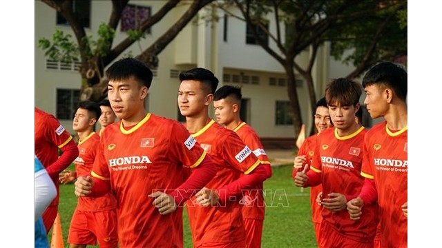 La communauté vietnamienne au Cambodge attend avec enthousiasme le match du 19 février de l'équipe U23 du Vietnam. Photo : VNA.