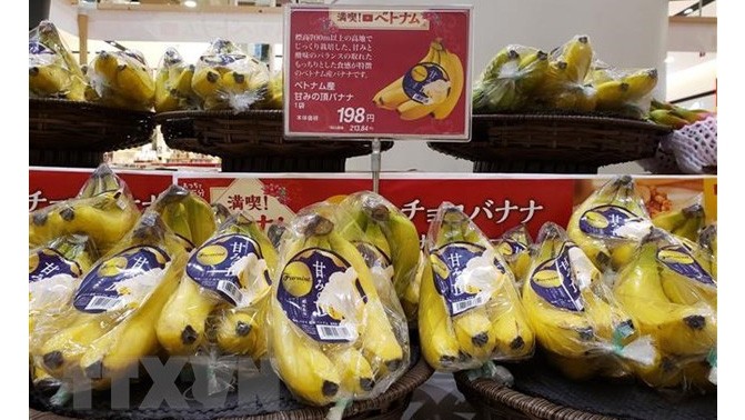 Des bananes vietnamiennes sont vendues au supermarché AEON Lake Town dans la préfecture de Saitama au Japon). Photo : VNA.