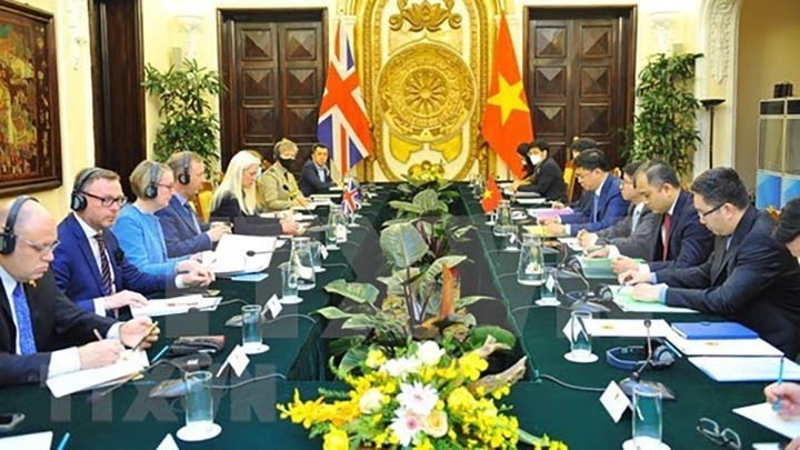 Panorama du 8e dialogue stratégique entre le Vietnam et le Royaume-Uni tenu le 28 mars à Hanoi. Photo : VNA.