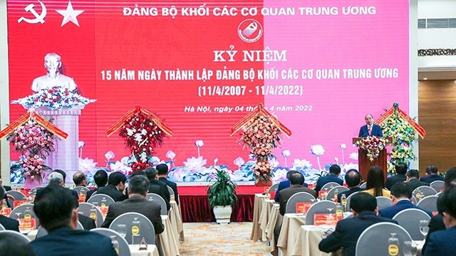 Le Président Nguyên Xuân Phuc prend la parole à la cérémonie de célébration du 15e anniversaire de fondation de l'Organisation du Parti du bloc des organes centraux. Photo : VNA.