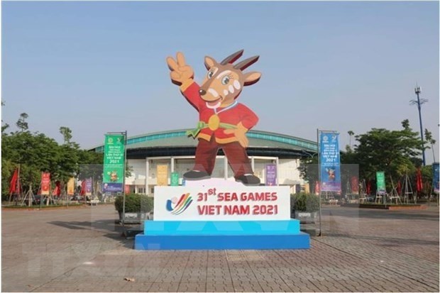Logo des SEA Games 31 installée devant la Maison de compétitions de la province de Bac Ninh. Photo: VNA