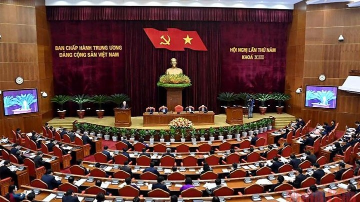 Une séance du 5e Plénum du Comité central du Parti communiste du Vietnam. Photo : NDEL.