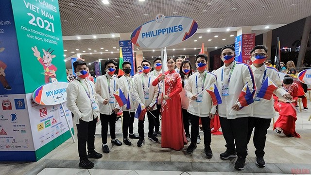 La délégation sportive philippine est mpressionnée par l'organisation des 31e SEA Games par le pays hôte, le Vietnam. Photo : NDEL.