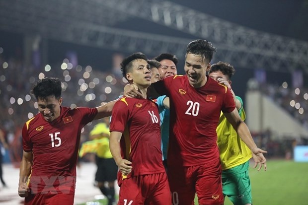 Les joueurs vietnamiens savourent leur victoire contre le Myanmar. Photo : VNA