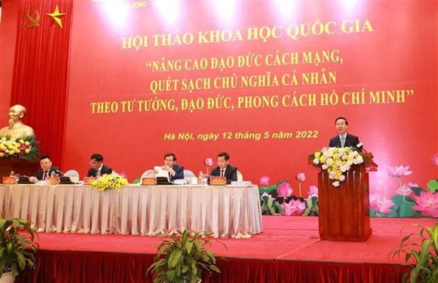 Vo Van Thuong, Permanent du Secrétariat du CC du Parti, s'exprime lors du symposium. Photo : VNA.
