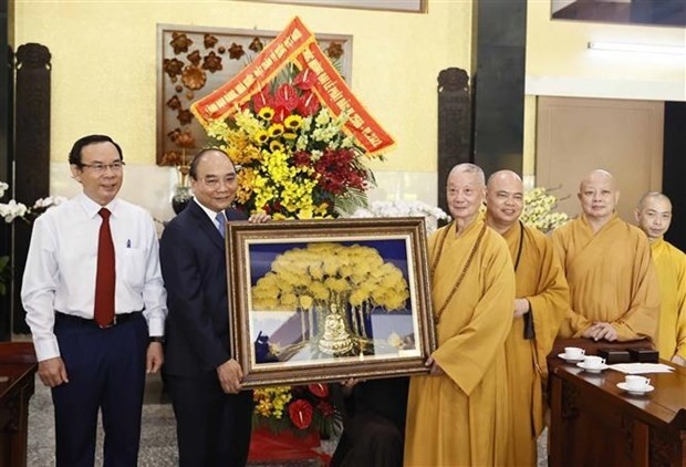 Le Président du Vietnam, Nguyên Xuân Phuc, lors de sa visite à la pagode Huê Nghiêm, le 14 mai. Photo : VNA.