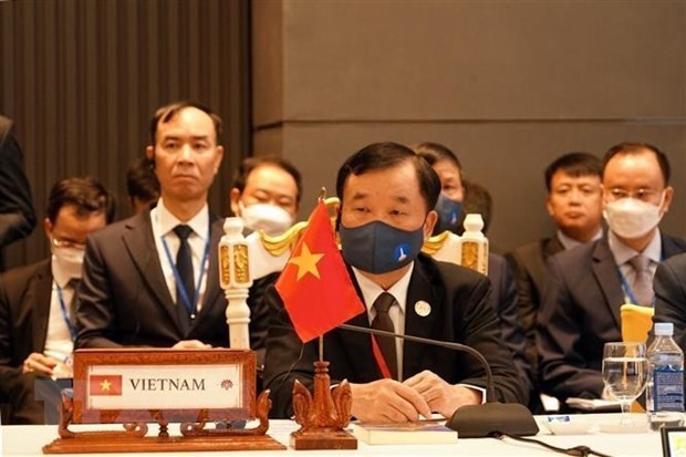 La délégation vietnamienne est conduite par Le général de corps d'armée Hoàng Xuân Chiên, vice-ministre de la Défense. Photo : VNA.