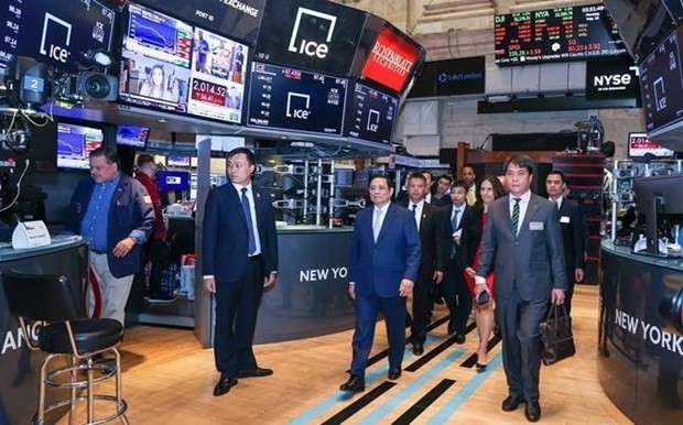 Le Premier ministre vietnamien, Pham Minh Chinh, visite le NYSE, la plus grande bourse du monde à New York. Photo : VNA.