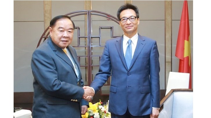 Le Vice-Premier ministre vietnamien, Vu Duc Dam (à droite), et le Vice-Premier ministre et président du Comité national olympique de Thaïlande, Prawit Wongsuwon. Photo : baochinhphu.vn