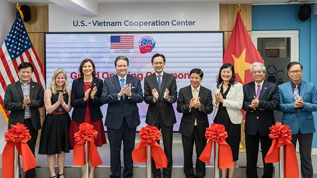 Cérémonie d'inauguration du Centre de coopération États-Unis - Vietnam à Hanoï. Photo : VOV.