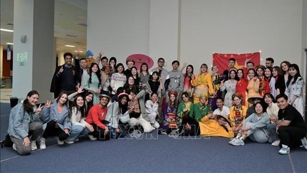 Les étudiants participant au festival sur la culture vietnamienne en Russie. Photo : VNA.