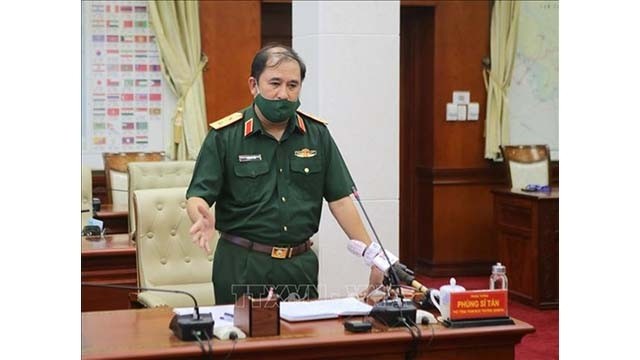 Le général de division Phùng Si Tan, chef d'état-major général adjoint de l'Armée populaire du Vietnam, à la réunion sur les étapes préparatoires de l'exposition internationale de la défense. Photo : VNA.