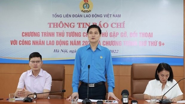 La conférence de presse pour informer du Dialogue entre les travailleurs et le Premier ministre Pham Minh Chinh. Photo : VNA