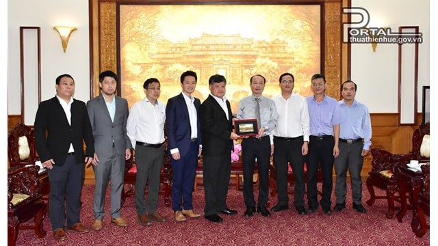 Les dirigeants provinciaux et des investisseurs. Photos : thuthienhue.gov.vn