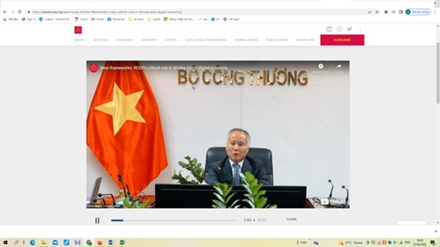 Capture d’écran montrant le vice-ministre vietnamien de l’Industrie et du Commerce, Trân Quôc Khanh, lors du webinaire, le 23 juin. Photo : VNA.