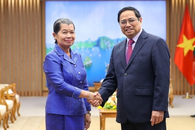 Le Premier ministre vietnamien, Pham Minh Chinh, et la Vice-Première ministre cambodgienne, Men Sam An. Photo : VNA.