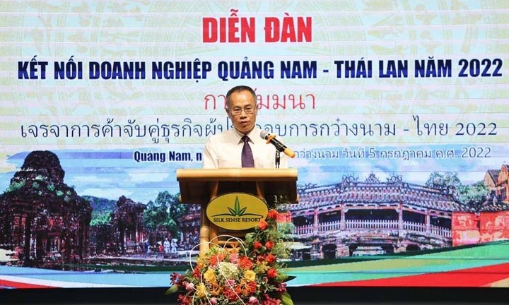 L’ambassadeur du Vietnam en Thaïlande, Phan Chi Thành, prend la parole lors du forum. Photo : BQT.
