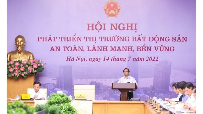 Conférence sur le développement stable, transparent et durable du marché immobilier au Vietnam. Photo : VGP.