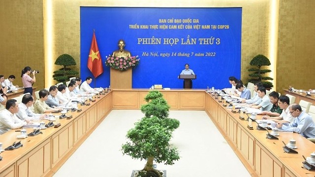 Le Premier ministre Pham Minh Chinh s'exprime lors de la troisième réunion du Comité national de direction de la mise en œuvre des engagements pris par le Vietnam lors de la COP26. Photo : NDEL.