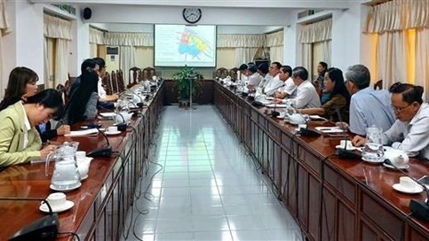 Les autorités de la ville de Cân Tho, dans le delta du Mékong, ont discuté le 18 juillet avec un représentant groupe sud-coréen SK de la production et d’alimentation de l’hydrogène vert. Photo : VNA.