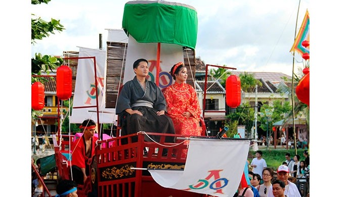 La procession du mariage de la princesse Ngoc Hoa et du commerçant japonais Araki Sotaro sera reconstitué sur la rivière Hoai le 27 août, à partir de 16 h. Photo : toquoc.vn.
