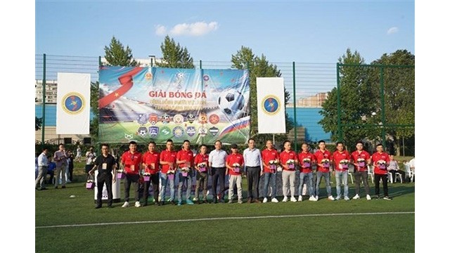 Les joueurs du tournoi de football de la communauté vietnamienne en Russie. Photo : VNA.