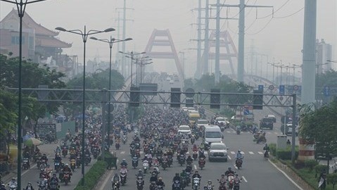 Une grande quantité des émissions de gaz polluants à Hô Chi Minh-Ville proviennent des véhicules, principalement des motos. Photo : Minh Quân/LĐ/CVN.