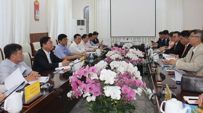 Séance de travail entre la délégation de VKBIA et les responsables de la province de Ninh Thuân. Photo : thoidai.com.vn.