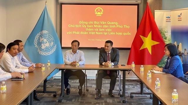 Séance de travail entre la mission vietnamienne auprès de l'ONU et la délégation de la province de Phu Tho. Photo : baoquocte.vn