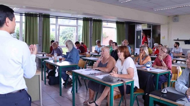 Vue du cours sur la pensée Hô Chi Minh et la voie vers le socialisme du Vietnam à l’Université marxiste en Belgique. Photo : VNA.