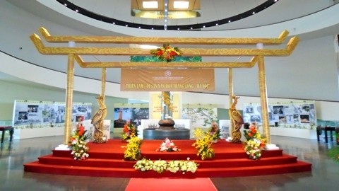 Exposition d’antiquités de Thang Long-Hanoï tenue au Musée de Hanoï. Photo: Minh Duy/NDEL.